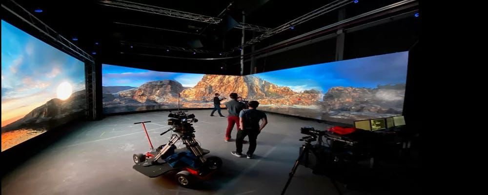 Curved immersive LED wall for XR and virtual production stages